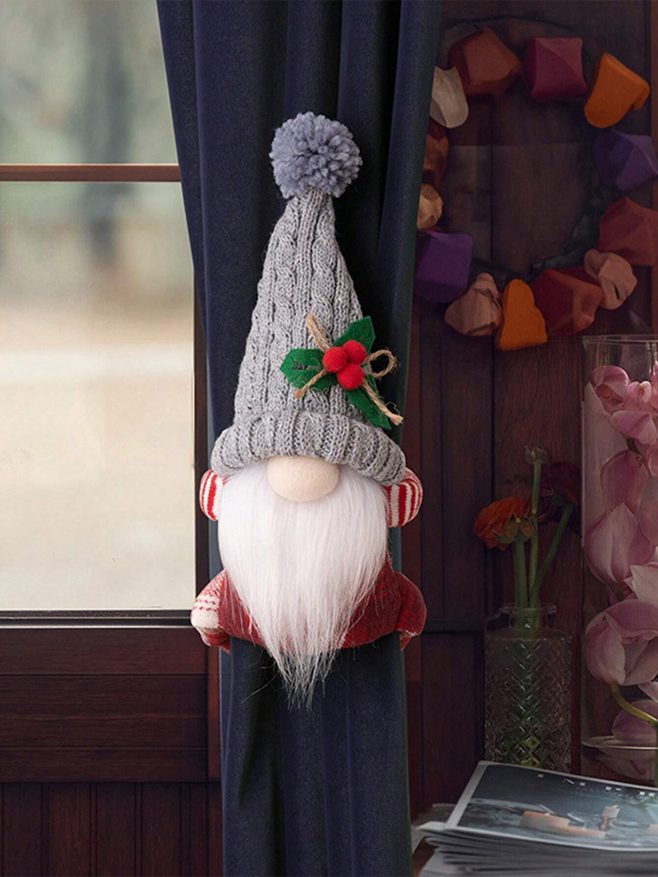 1pc Faceless Christmas Elderly Curtain Buckle – Cute Holiday Curtain Holder for Living Room, Bedroom, and Home Décor. Perfect for Christmas Window Decorations, Winter Festivals, Office, and Party-Themed Decorations.