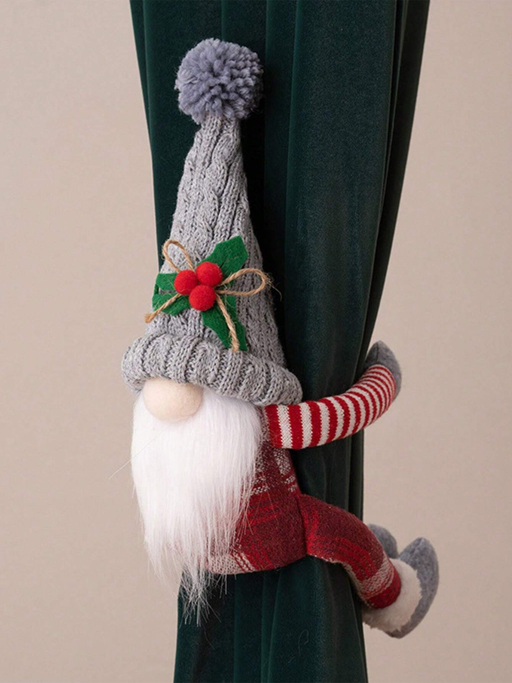 1pc Faceless Christmas Elderly Curtain Buckle – Cute Holiday Curtain Holder for Living Room, Bedroom, and Home Décor. Perfect for Christmas Window Decorations, Winter Festivals, Office, and Party-Themed Decorations.