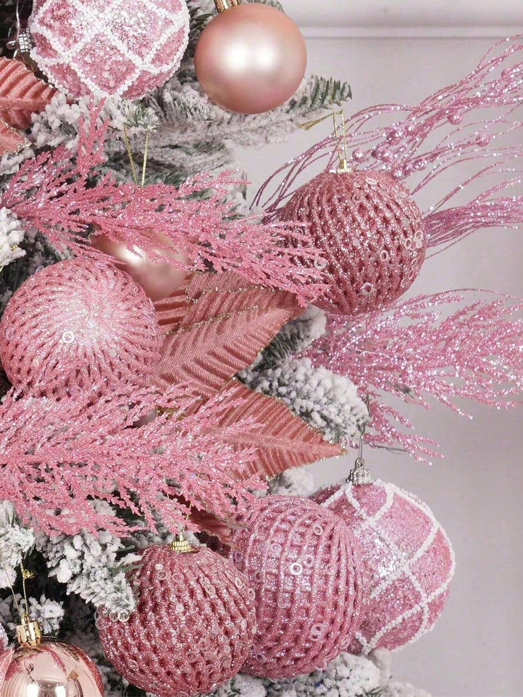 20pcs/10pcs Christmas Glitter Pine Needles – Custom Hanging Faux Pine Leaves, Cedar Stems, and Christmas Leaf Branches for DIY Crafts, Garlands, and Home Decorations. Golden Sparkle Artificial Pine Sprigs with Sequins.