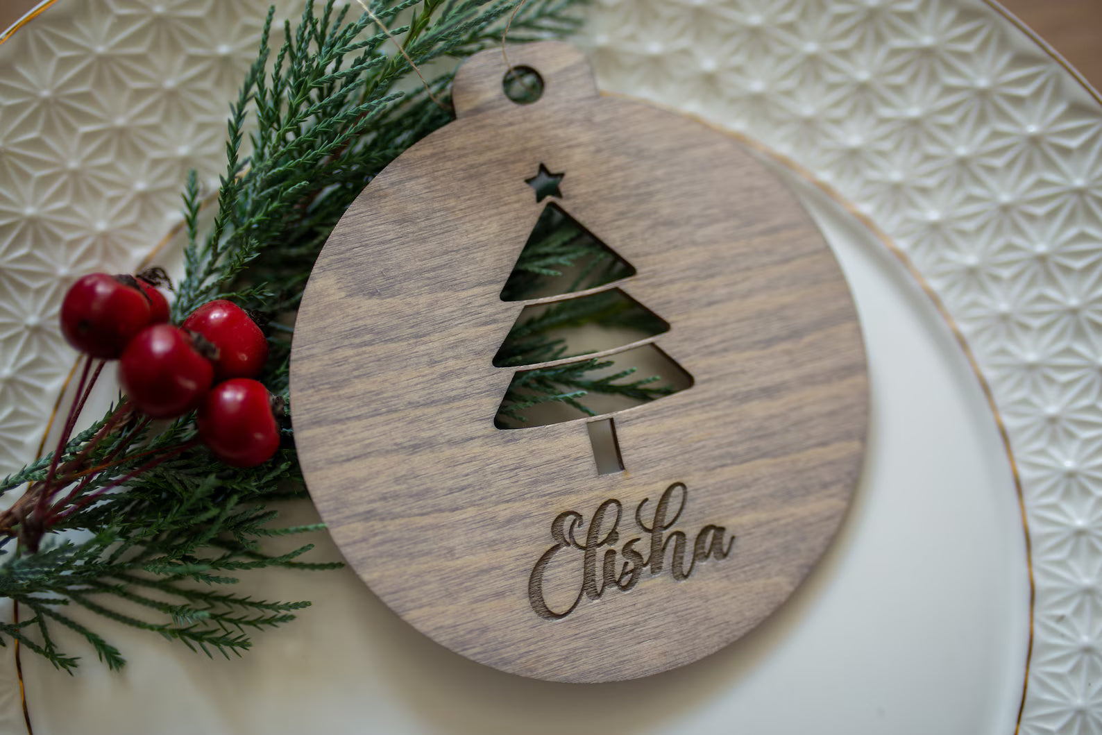 Personalized Wooden Christmas Ornament – beautifully handcrafted and custom-engraved with names or messages! Perfect for families, friends, and coworkers, these elegant wooden ornaments.